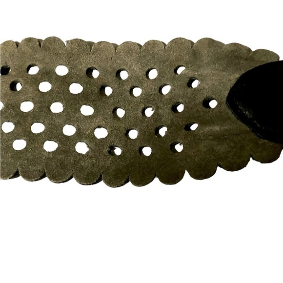 Leather Cutout Wide Belt Black Scalloped Wavy Circular Buckle Sz 34 L - Picture 3 of 8